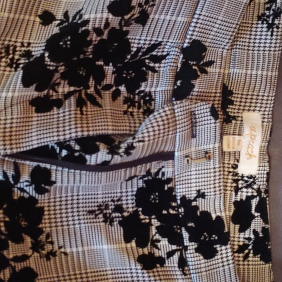 2 piece black and white ankle length pants suit by - Picture 6 of 6